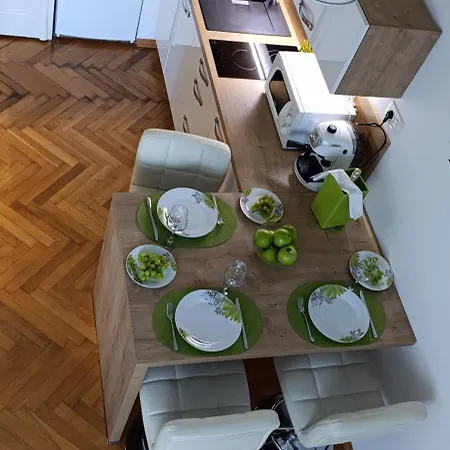 Studio Apartment Green Gallery With Free Private Parking Apartment *