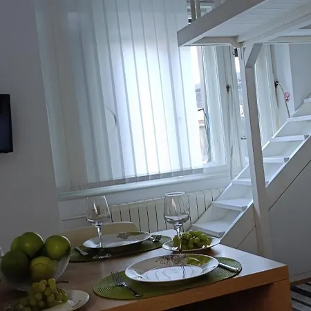 Studio Apartment Green Gallery With Free Private Parking *
